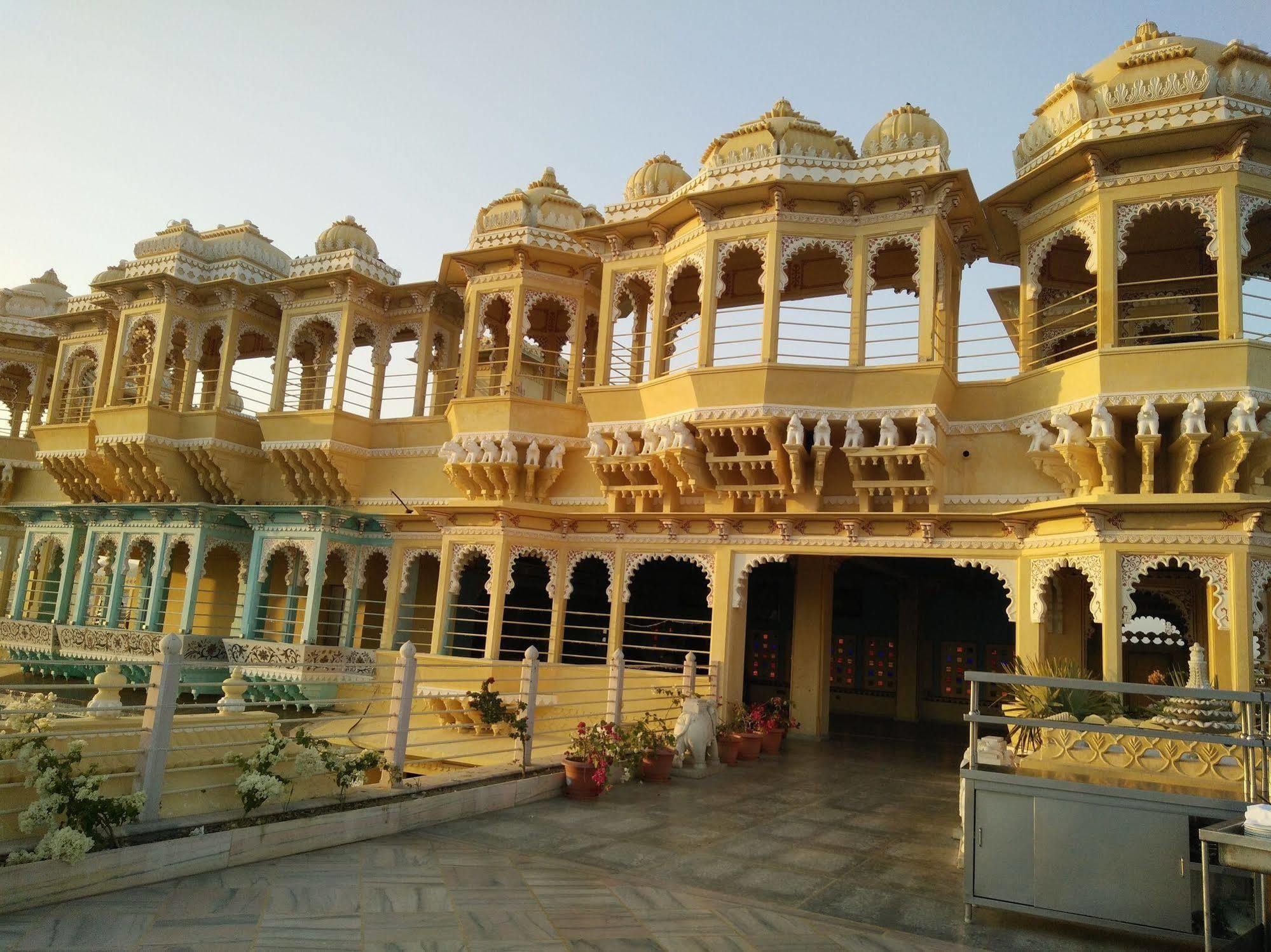 Chunda Palace Удайпур Экстерьер фото